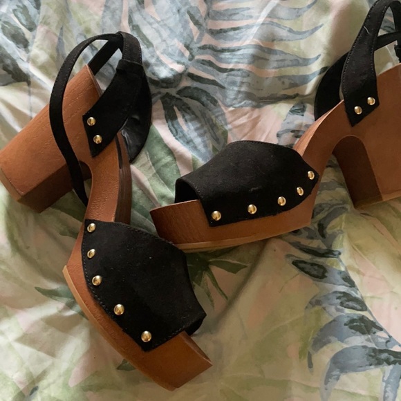 Never worn Express Sandals - Picture 2 of 5